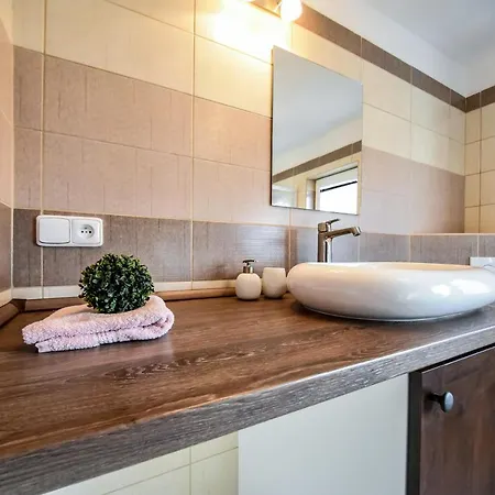 Pod Svetem-apartman *